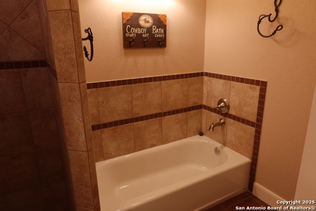Listing photo id 18 for 178 Spring Creek Cir