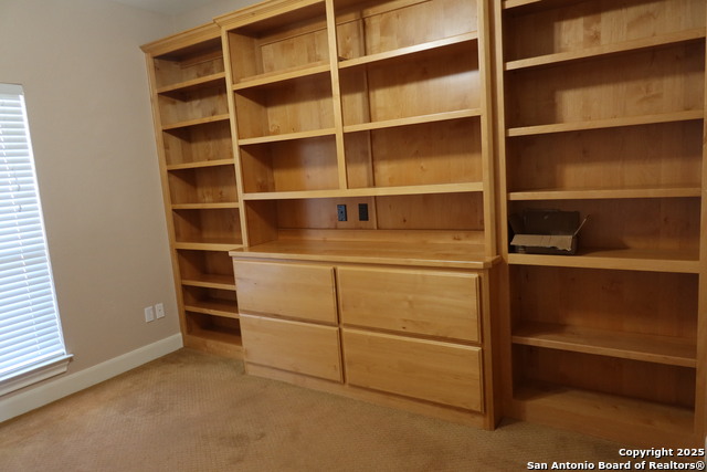 Listing photo id 1 for 178 Spring Creek Cir