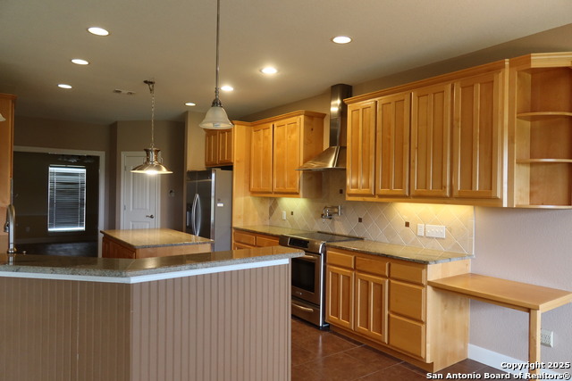 Listing photo id 6 for 178 Spring Creek Cir
