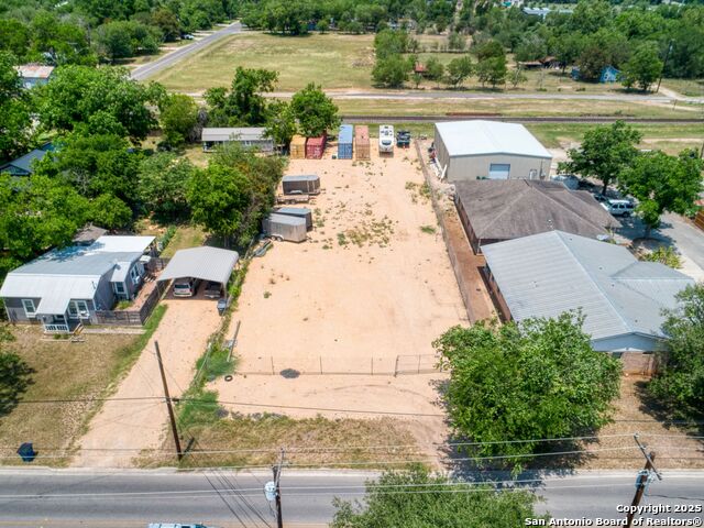 Image 2 of 10 For 243 Torrey Street E