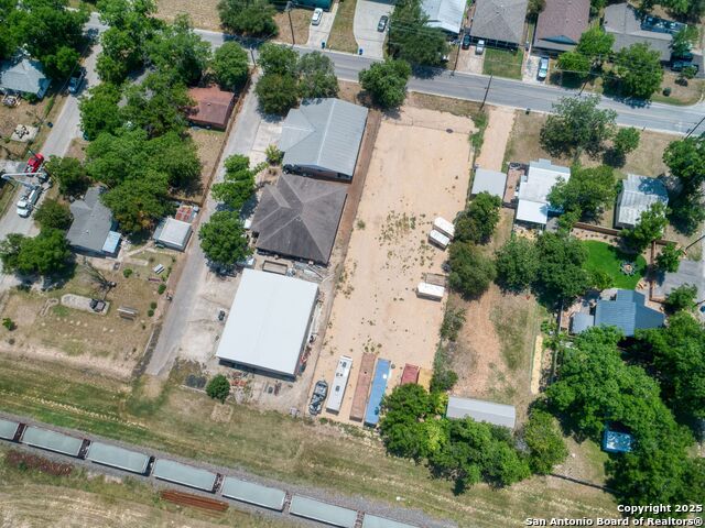 Image 6 of 10 For 243 Torrey Street E