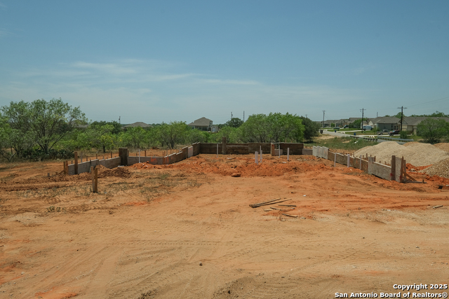 Listing photo id 0 for 100 Prescott Drive