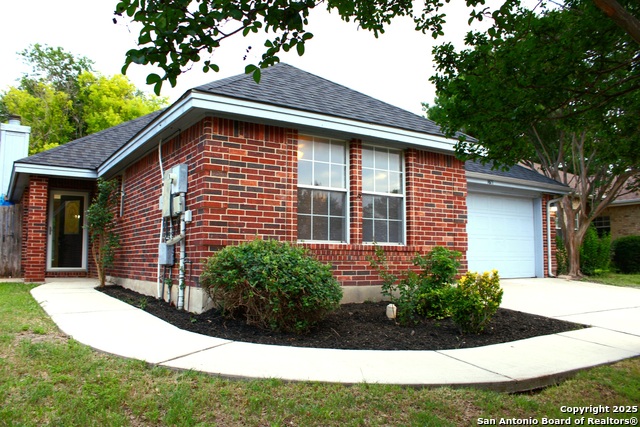 Listing photo id 0 for 1671 Dustin Cade Dr