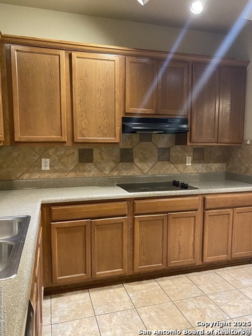 Image 10 of 11 For 8903 Ramelle