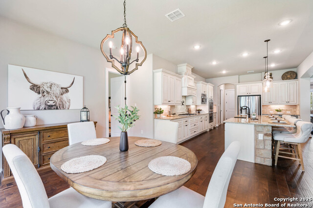 Image 18 of 40 For 2335 Geneseo Oaks
