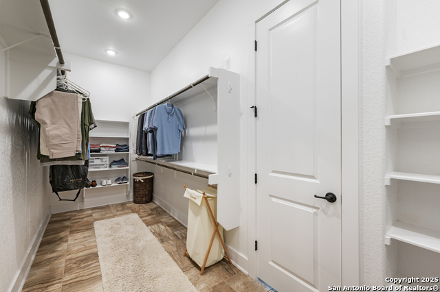 Image 24 of 40 For 2335 Geneseo Oaks