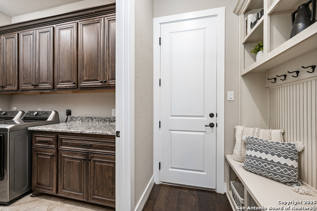 Image 31 of 40 For 2335 Geneseo Oaks