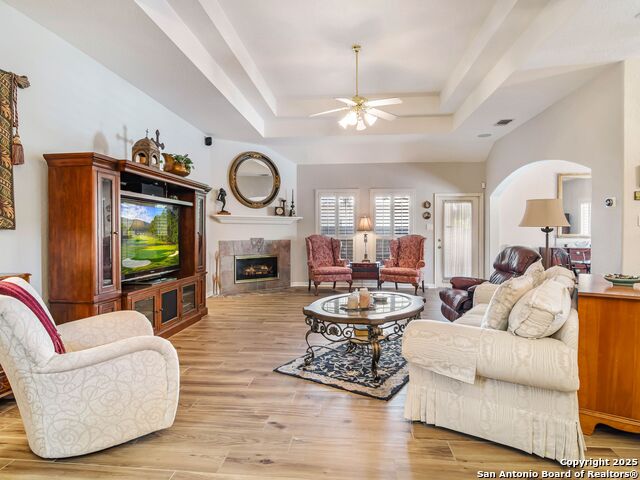 Image 10 of 30 For 6 Oakwell Farms Parkway