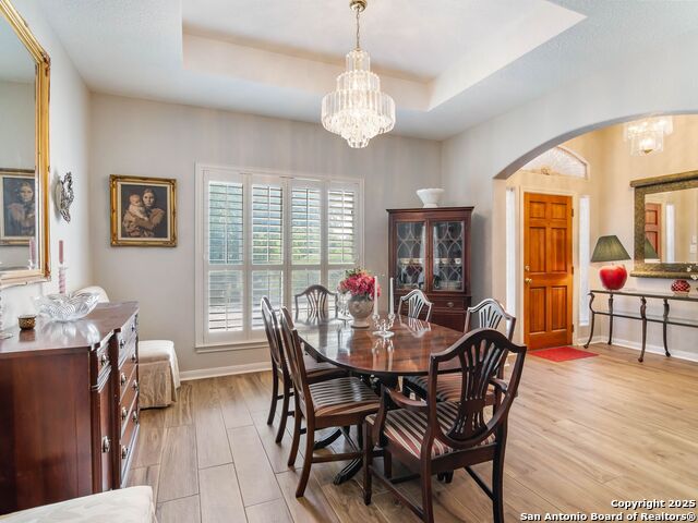 Image 3 of 30 For 6 Oakwell Farms Parkway
