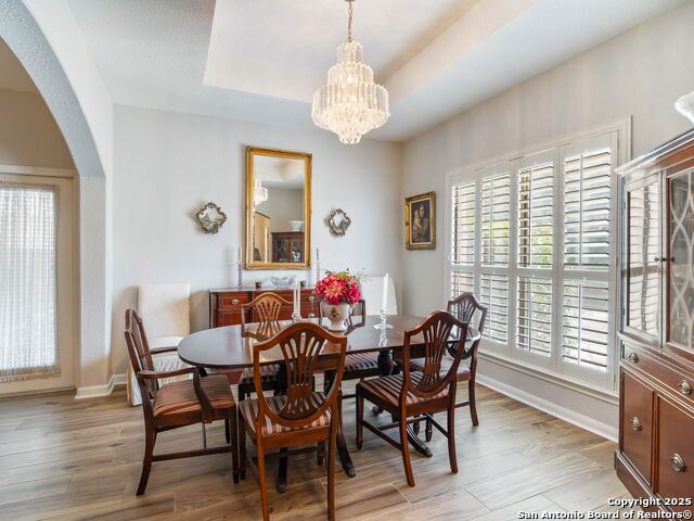 Image 4 of 30 For 6 Oakwell Farms Parkway