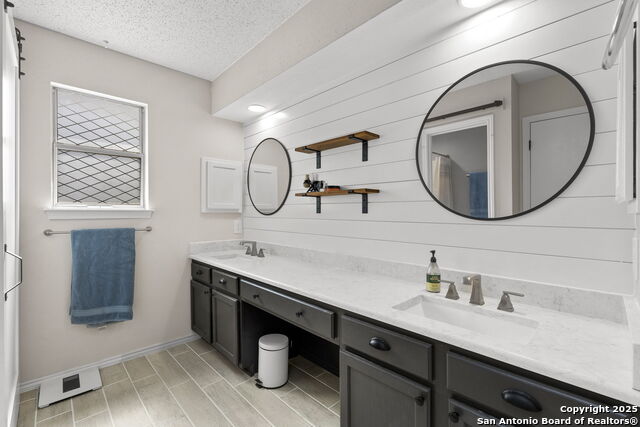 Image 15 of 28 For 7306 Park West