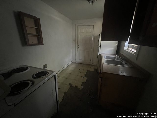 Listing photo id 3 for 436 Pace