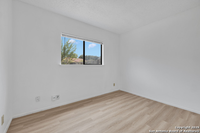 Image 10 of 16 For 9816 Village Briar