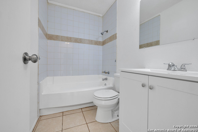 Image 11 of 16 For 9816 Village Briar