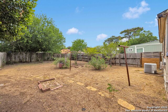 Image 14 of 16 For 9816 Village Briar