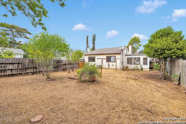 Image 15 of 16 For 9816 Village Briar