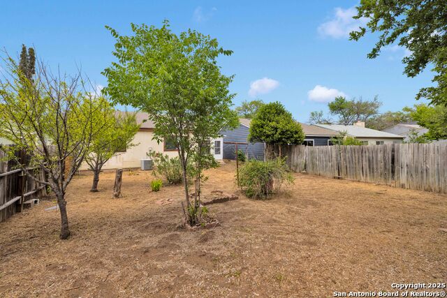 Image 16 of 16 For 9816 Village Briar