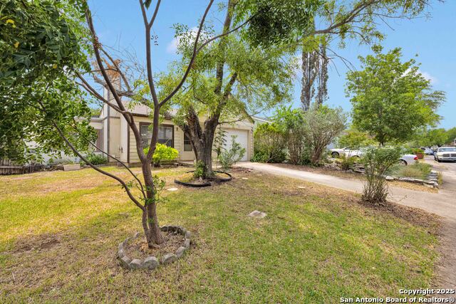 Image 3 of 16 For 9816 Village Briar