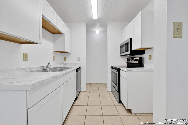 Image 7 of 16 For 9816 Village Briar