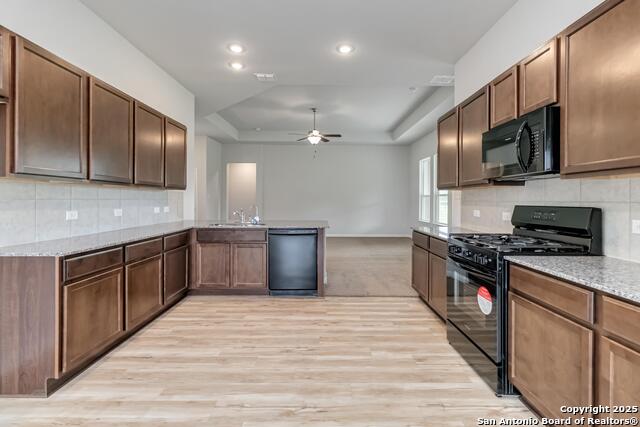 Listing photo id 10 for 21102 Jordans Ranch Way