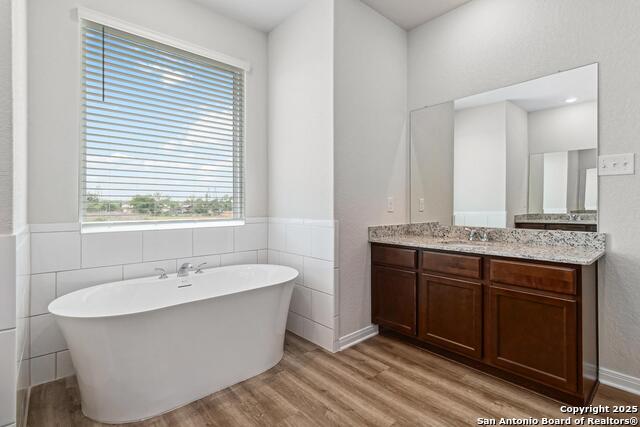 Listing photo id 16 for 21225 Jordans Ranch Way