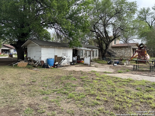 Image 11 of 13 For 749 Avenue F