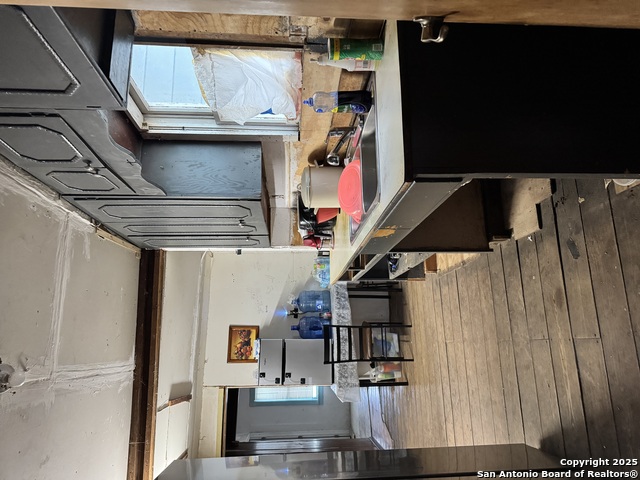 Image 4 of 13 For 749 Avenue F