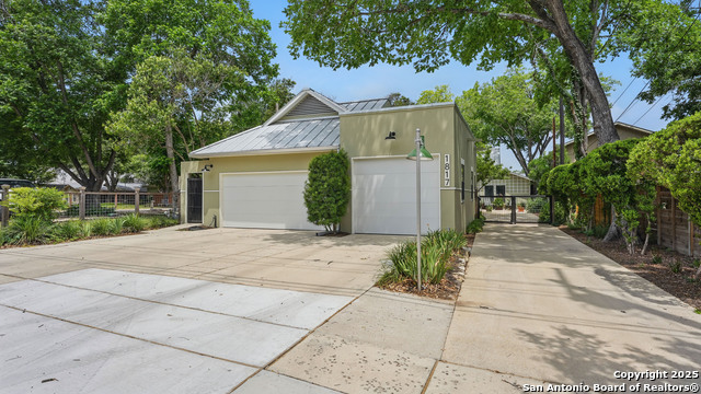Listing photo id 14 for 1817 Kuehler