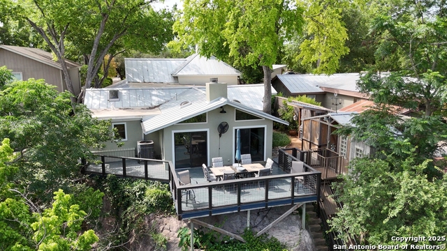 Listing photo id 0 for 1817 Kuehler
