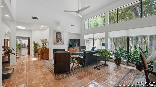 Listing photo id 20 for 1817 Kuehler