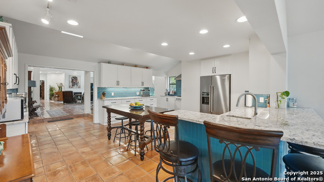 Listing photo id 25 for 1817 Kuehler