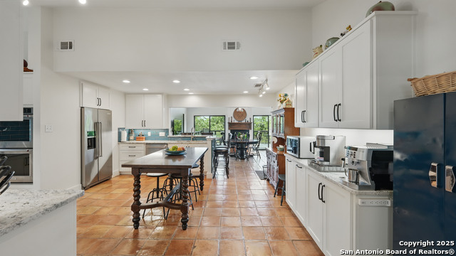 Listing photo id 26 for 1817 Kuehler
