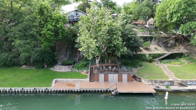 Listing photo id 2 for 1817 Kuehler