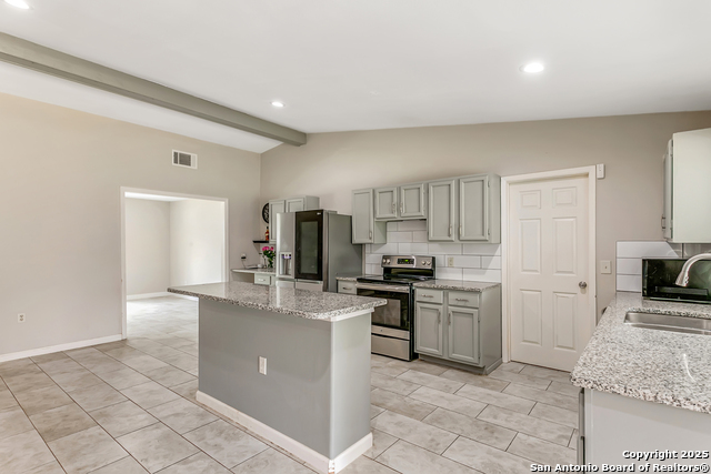 Image 10 of 39 For 5815 Oak Run