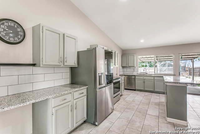 Image 12 of 39 For 5815 Oak Run