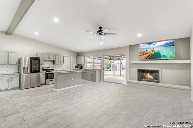 Image 16 of 39 For 5815 Oak Run