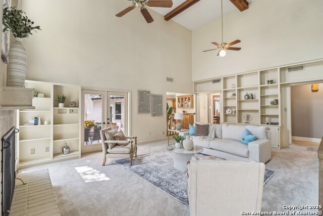 Listing photo id 9 for 15643 Cloud Top