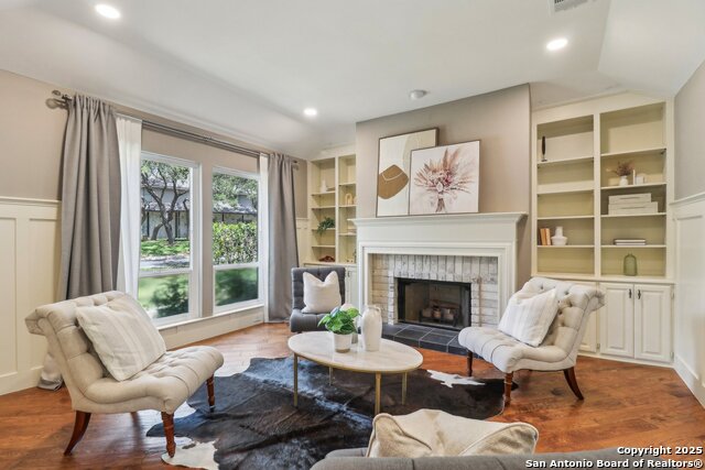 Listing photo id 10 for 15643 Cloud Top