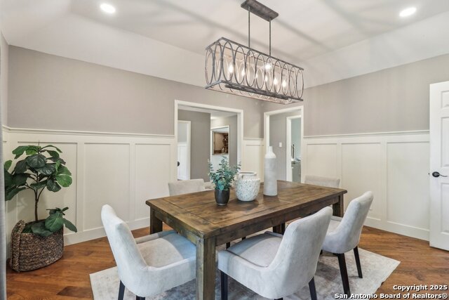 Listing photo id 13 for 15643 Cloud Top
