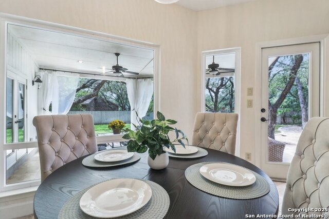 Listing photo id 16 for 15643 Cloud Top
