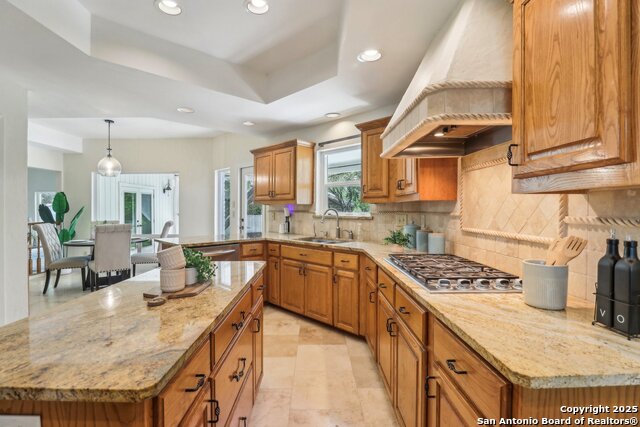 Listing photo id 20 for 15643 Cloud Top