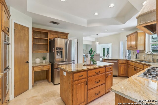 Listing photo id 21 for 15643 Cloud Top
