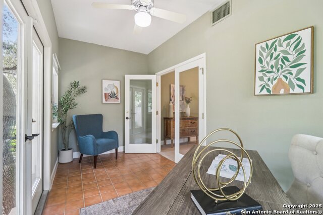 Listing photo id 27 for 15643 Cloud Top