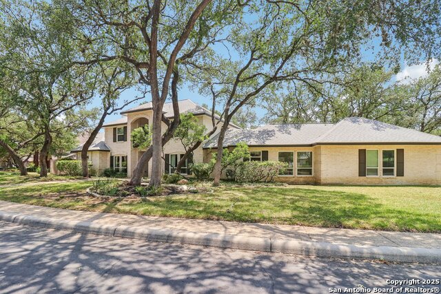 Listing photo id 1 for 15643 Cloud Top
