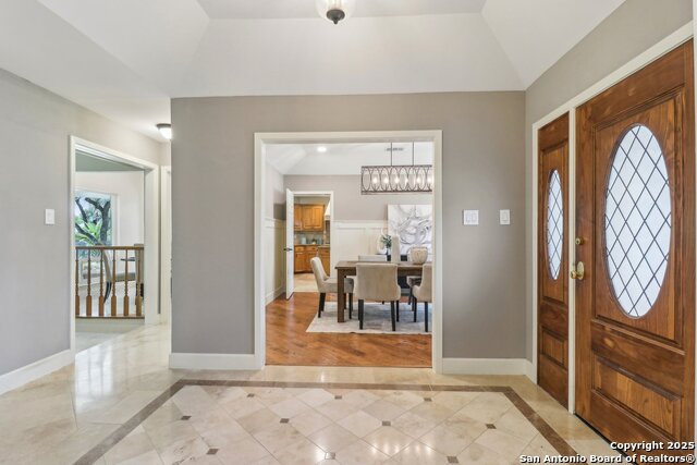 Listing photo id 3 for 15643 Cloud Top