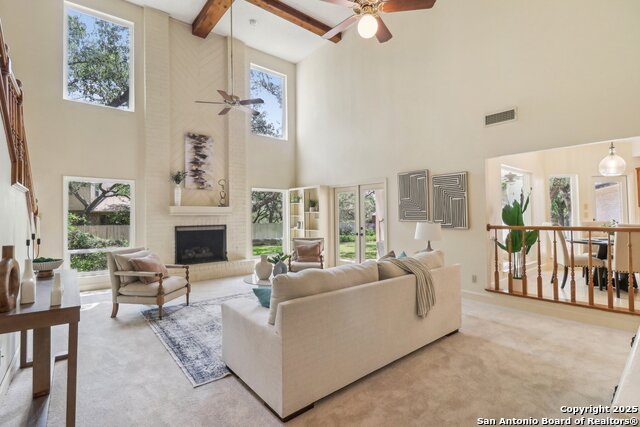 Listing photo id 4 for 15643 Cloud Top