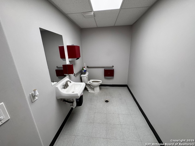 Image 13 of 14 For 2128 Oaklawn W C