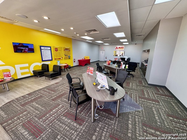 Image 8 of 14 For 2128 Oaklawn W C