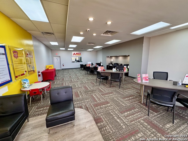 Image 9 of 14 For 2128 Oaklawn W C