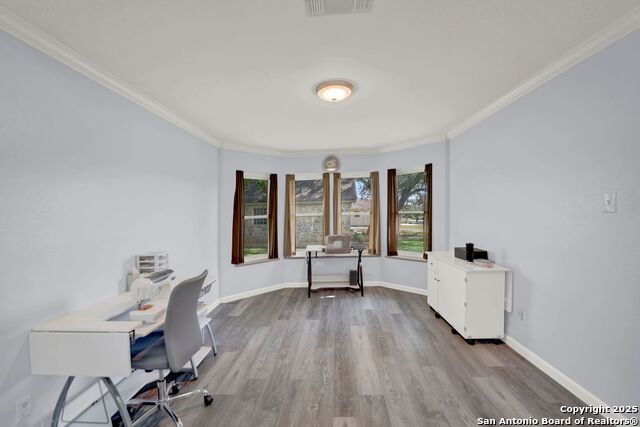 Listing photo id 8 for 222 Valley Oak